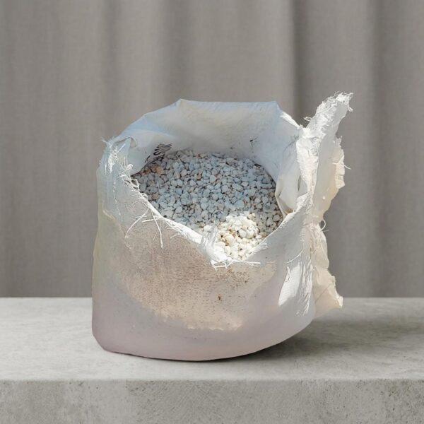 Premium White Terrazzo Chips (50kg Bag) – Fine Crushed White Marble Aggregate for Terrazzo Flooring, Polished Concrete & Landscaping